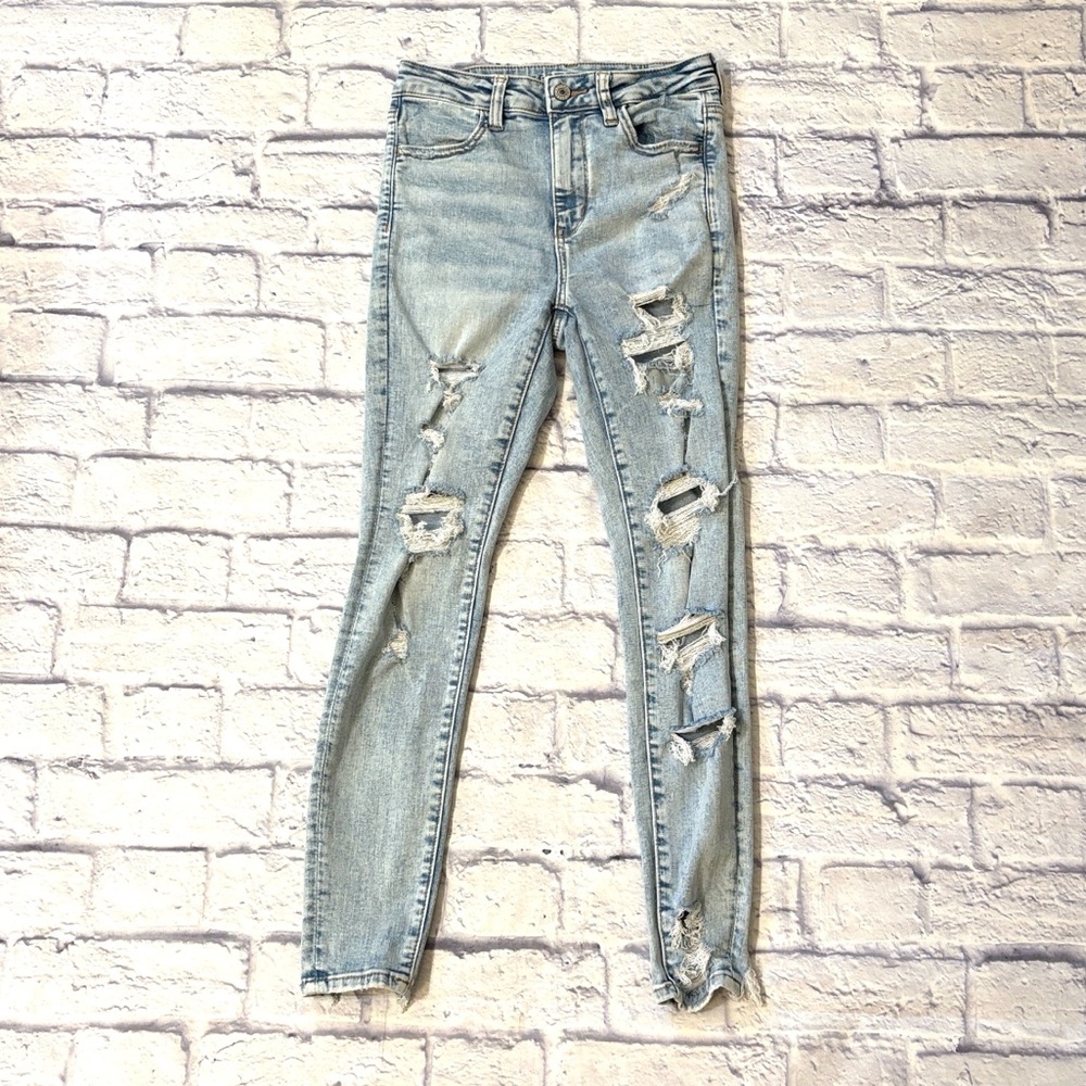 American Eagle Super High Rise Jegging Light Wash Distressed Denim Jeans 2 Short